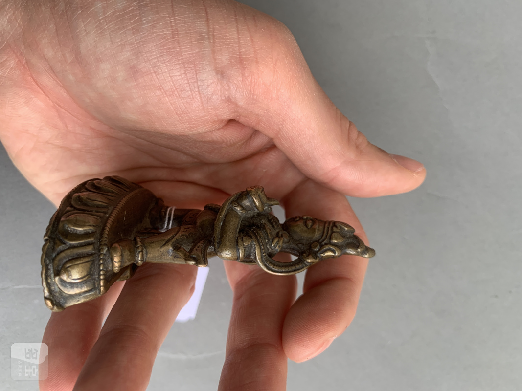 A BRONZE FIGURINE OF VAJRAPANI - 图7
